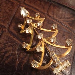Vintage Christmas Tree Pin